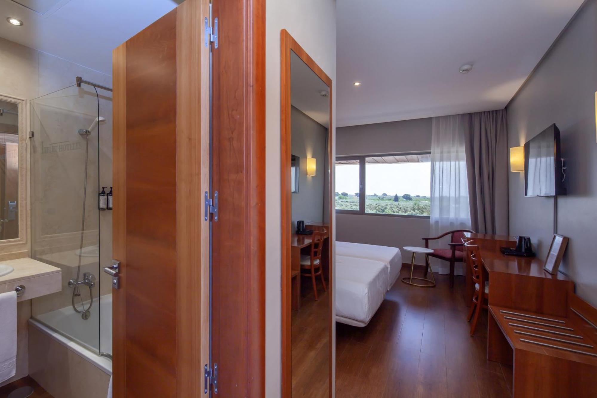 Leflet Sanlucar Hotel Sanlucar la Mayor Ngoại thất bức ảnh