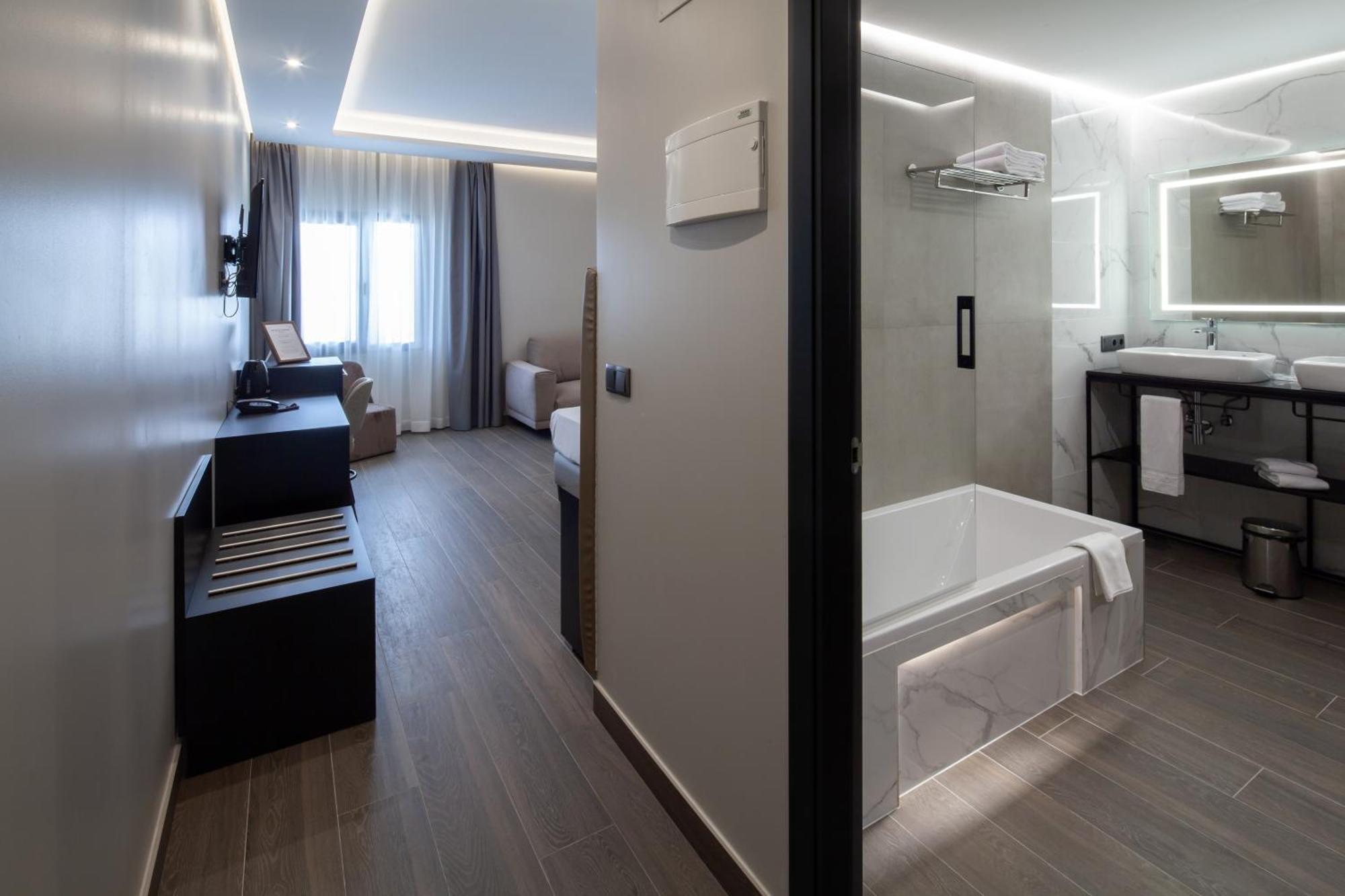 Leflet Sanlucar Hotel Sanlucar la Mayor Ngoại thất bức ảnh