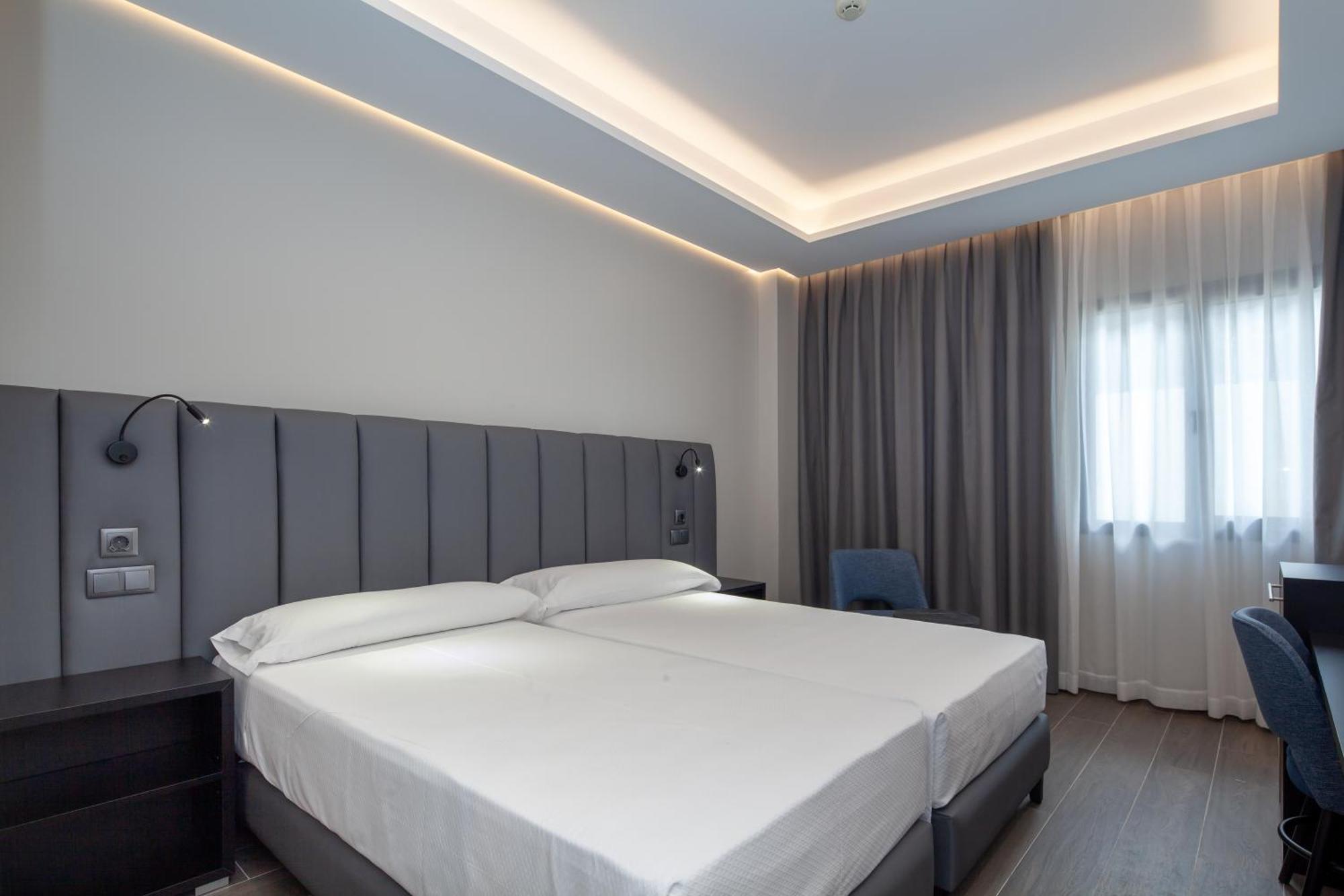 Leflet Sanlucar Hotel Sanlucar la Mayor Ngoại thất bức ảnh
