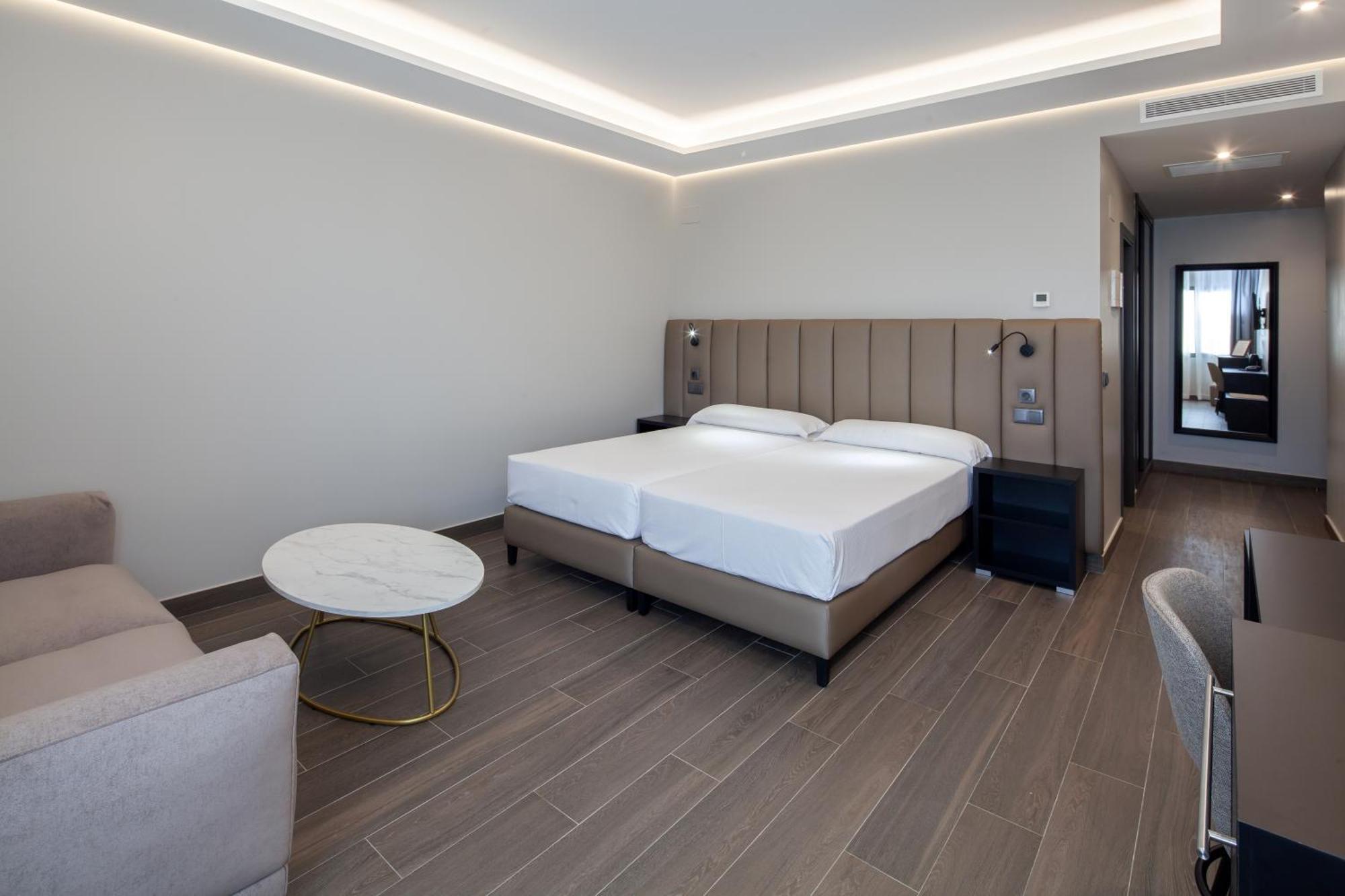 Leflet Sanlucar Hotel Sanlucar la Mayor Ngoại thất bức ảnh